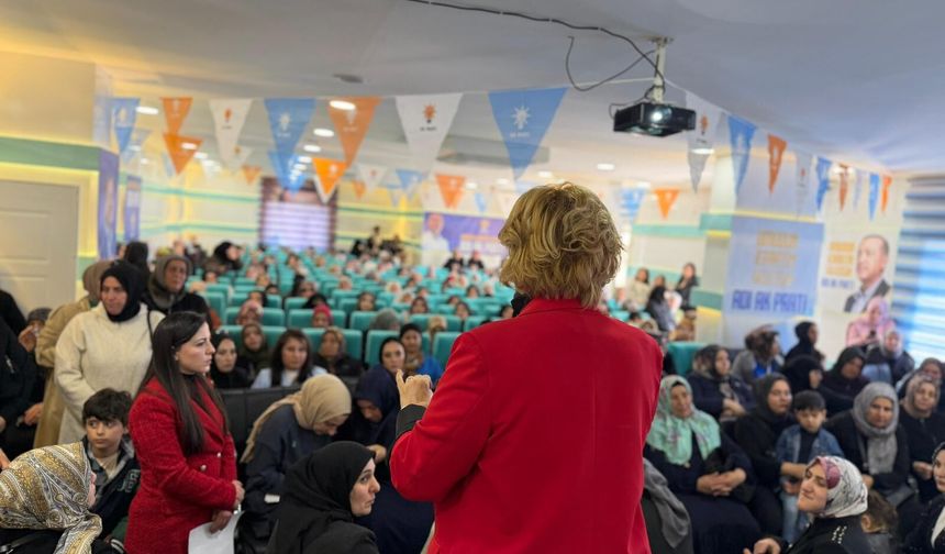 HÜLYA ÇAKIR’DAN AK PARTİ SİİRT KADIN KOLLARINA SIFIR ATIK EĞİTİMİ