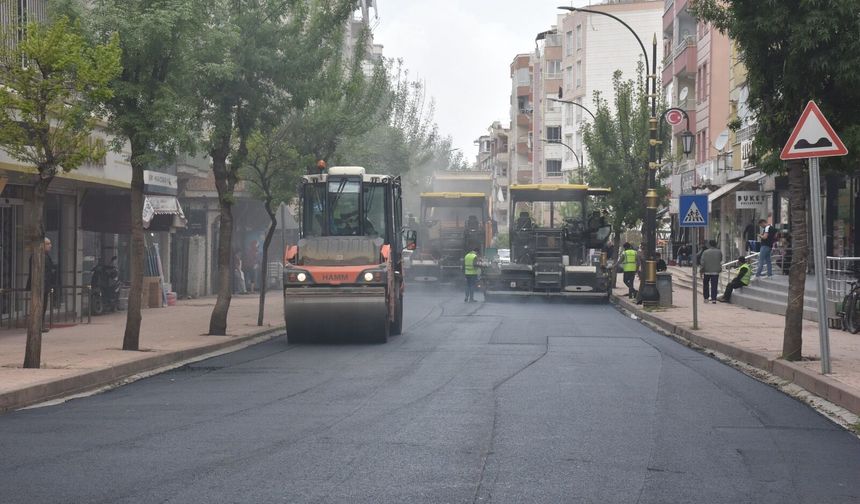 BAHÇELİEVLER MAHALLESİ’NDE 1000 METRELİK YOL ASFALTLANDI