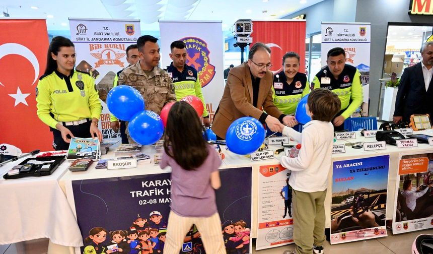Vali Kızılkaya Trafik Stantlarını Ziyaret Etti