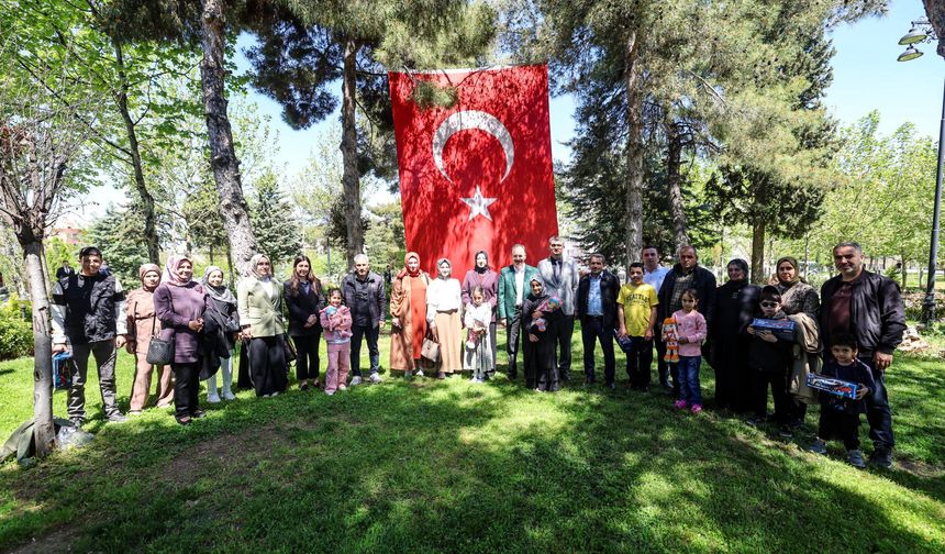 Vali Kızılkaya, Talasemi Hastası Çocuklar ve Ailelerini Kızlar Tepesi’nde Ağırladı