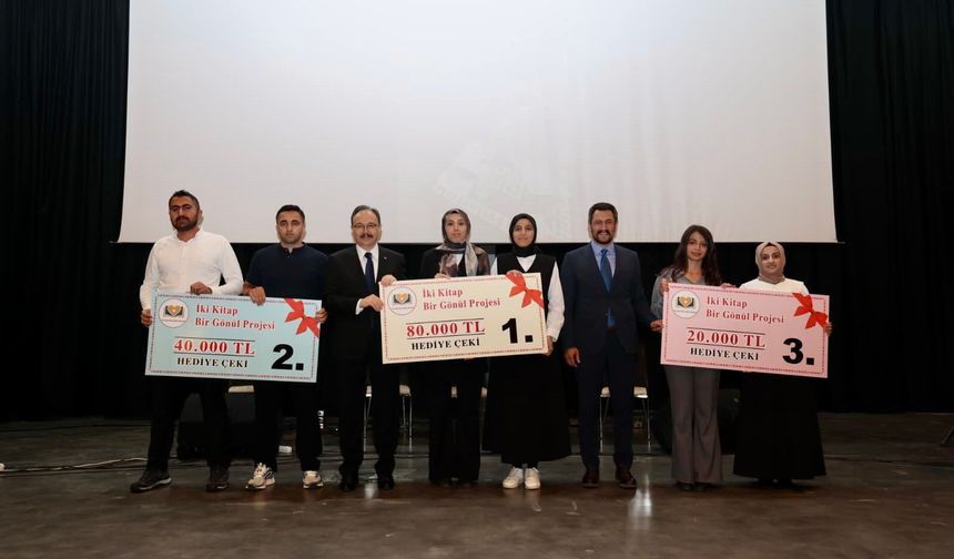 Siirt’te “İki Kitap Bir Gönül” Projesinde Gençlere Kudüs Ödülü