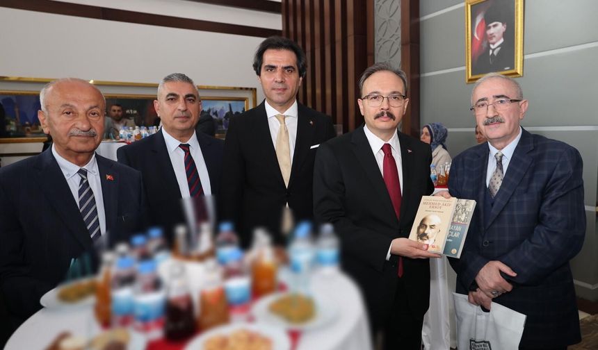 Vali Kızılkaya Bayramlaşma Programında Vatandaşlarla Buluştu