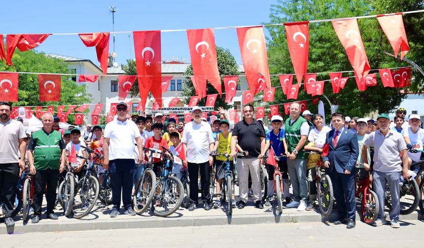SİİRT'TE "BİSİKLET SÜR, ZİNDE KAL" ETKİNLİĞİ DÜZENLENDİ