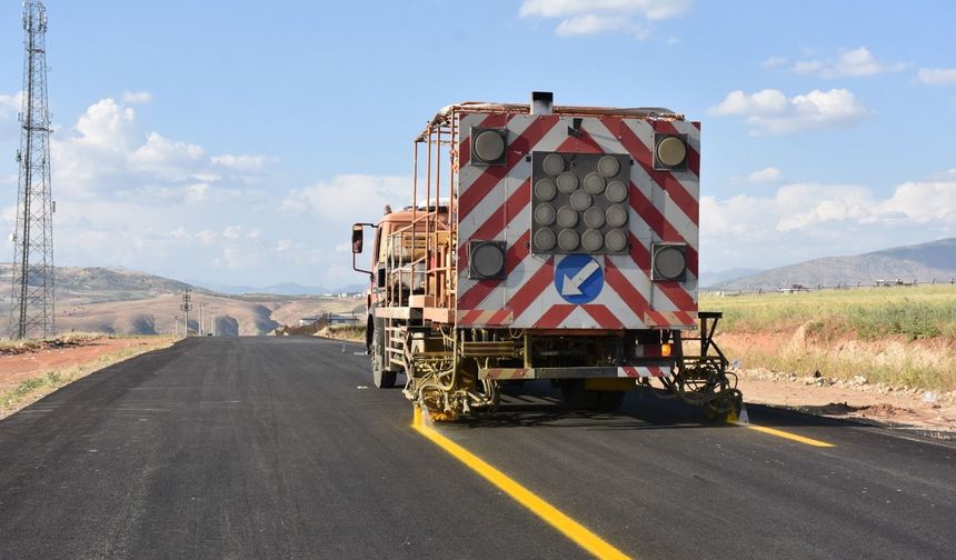 SİİRT'TE 23,5 KİLOMETRELİK YOL YENİLEME ÇALIŞMASI TAMAMLANDI