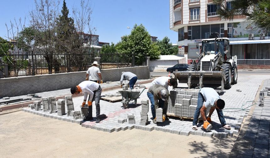 SİİRT BELEDİYESİ YOLLARI MODERNLEŞTİRME ÇALIŞMALARINI SÜRDÜRÜYOR