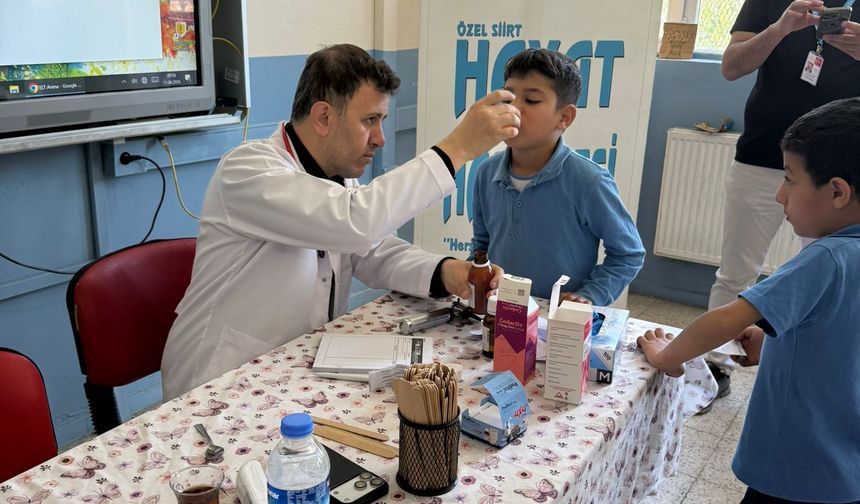 Özel Siirt Hayat Hastanesi, Ormanbağı Köyü’nde 80 Öğrenciye Sağlık Hizmeti Sundu