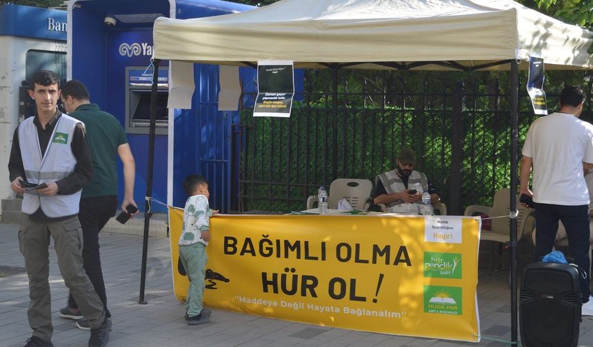 HÜDA PAR’dan Uyuşturucuya Karşı Farkındalık Standı: “Bağımlı Olma, Hür Ol”