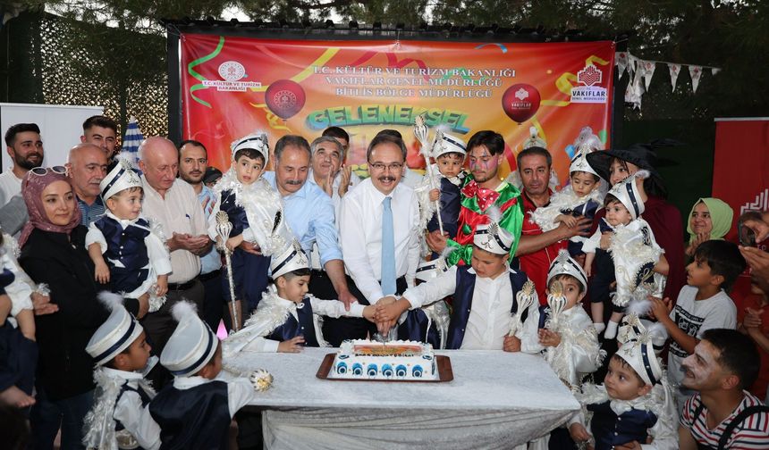 Siirt’te 26 Çocuk İçin Geleneksel Sünnet Şöleni Düzenlendi