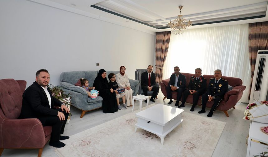VALİ KIZILKAYA, 15 TEMMUZ GAZİSİ HASAN AKYILDIZ VE AİLESİNİ ZİYARET ETTİ