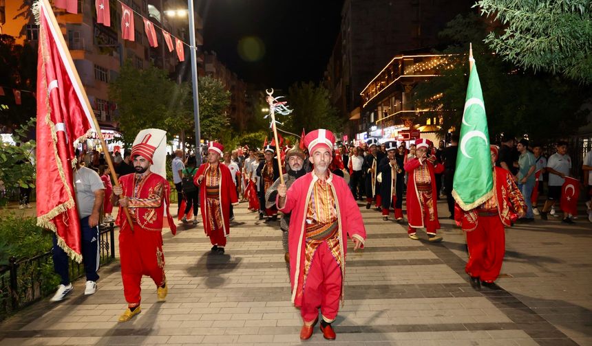 Siirt’te 15 Temmuz’un 10. Yılında Binlerce Kişi Tek Yürek Oldu