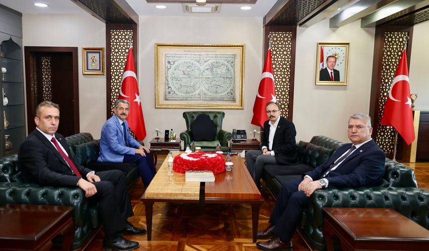 Şırnak Valisi Ekici ve Emniyet Müdürlerinden Vali Kızılkaya’na Taziye Ziyareti