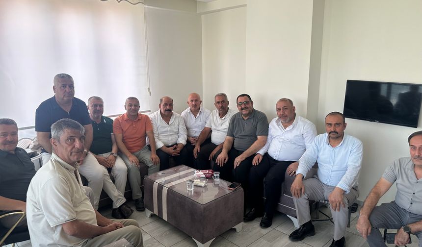 Solmaz, Erdem, Gümüş ve Beraberindeki Heyetten Ömer Özer’e Taziye Ziyareti