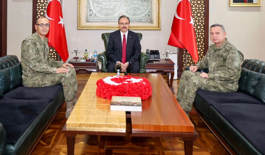 Vali Kızılkaya, Görev Değişikliği ve Terfiyle Atanan Tuğgeneralleri Kabul Etti