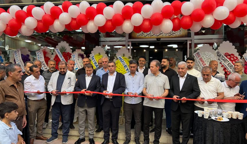 Siirt TSO Başkanı Güven Kuzu, Yücel Kasap Et Şarküteri’nin Açılışına Katıldı