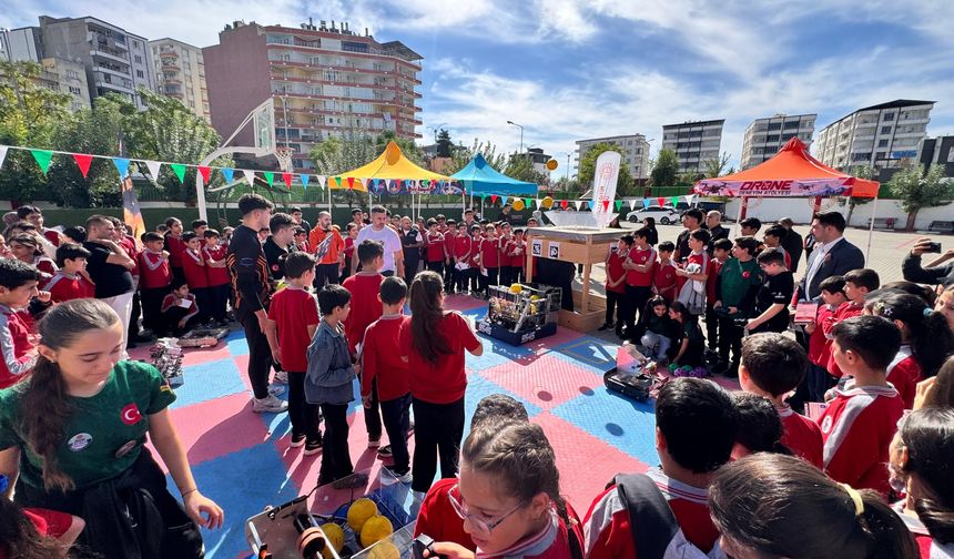 Siirt Alparslan Ortaokulunda Bilim ve Teknoloji Heyecanı