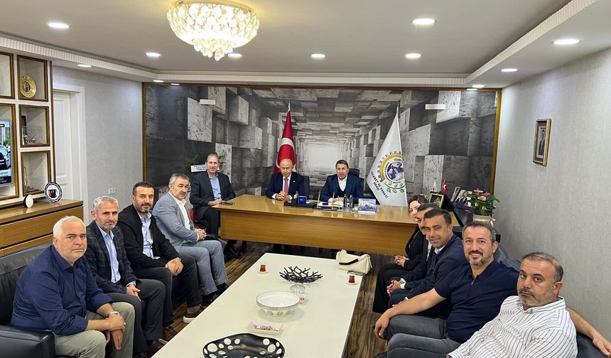 BAŞKAN KUZU, SİİRTLİ MÜTEAHHİTLERİ NİHAT ÖZDEMİR İLE BULUŞTURDU