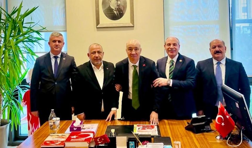 Seyithan Solmaz, Turgut Aslan’ı Külliye’de Ziyaret Etti