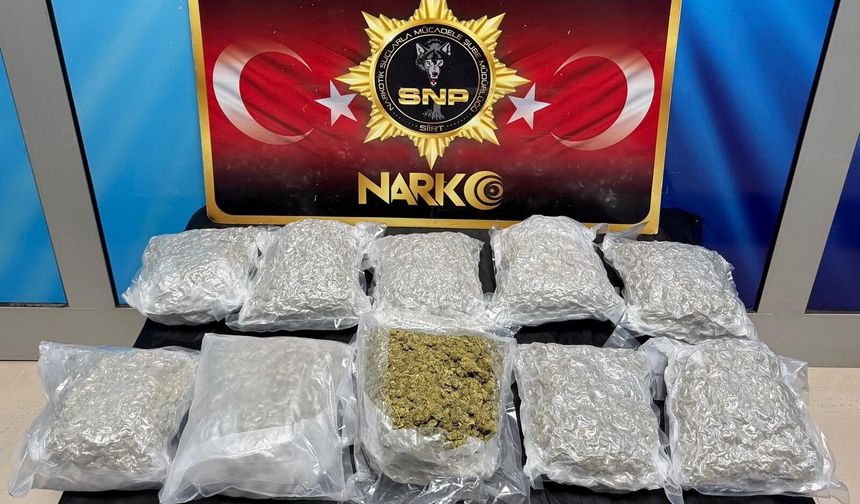 Siirt’te 5 Kilo 600 Gram Skunk Ele Geçirildi: 4 Şüpheli Gözaltında