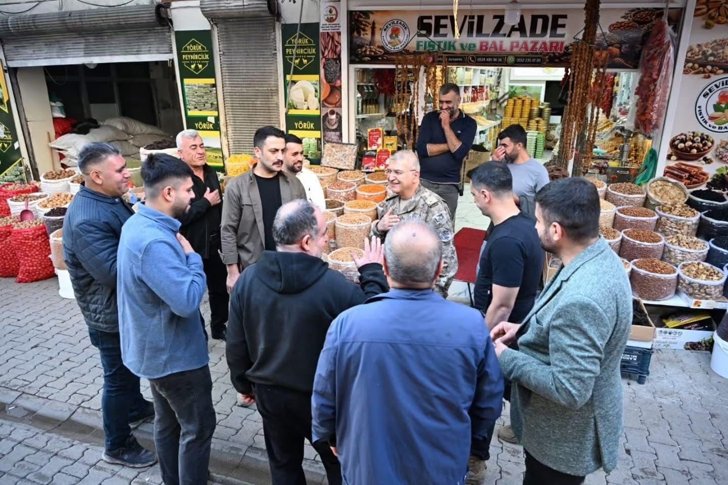 Siirt İl Emniyet Müdürü Mehmet Özdemir’den Helvacılar Çarşısı’na Ziyaret